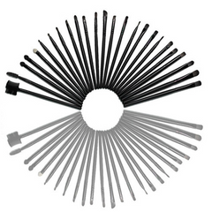 32 Piece Makeup Brush Set with Case in BLACK